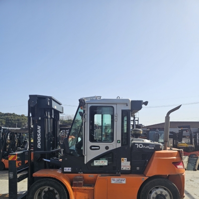 두산  7톤 디젤지게차  (6300만원)